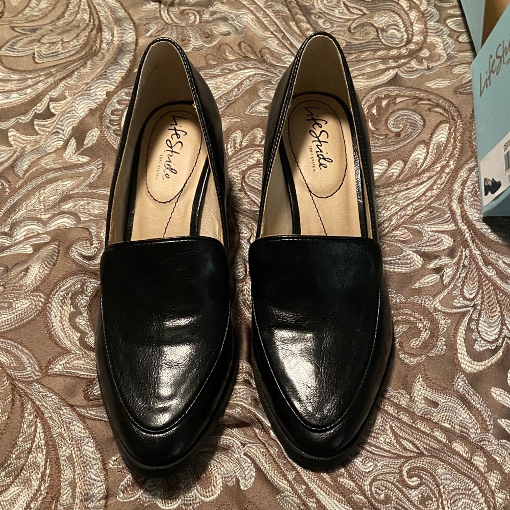 Lifestride Life Stride Black Leather Patent Loafers Size 7.5